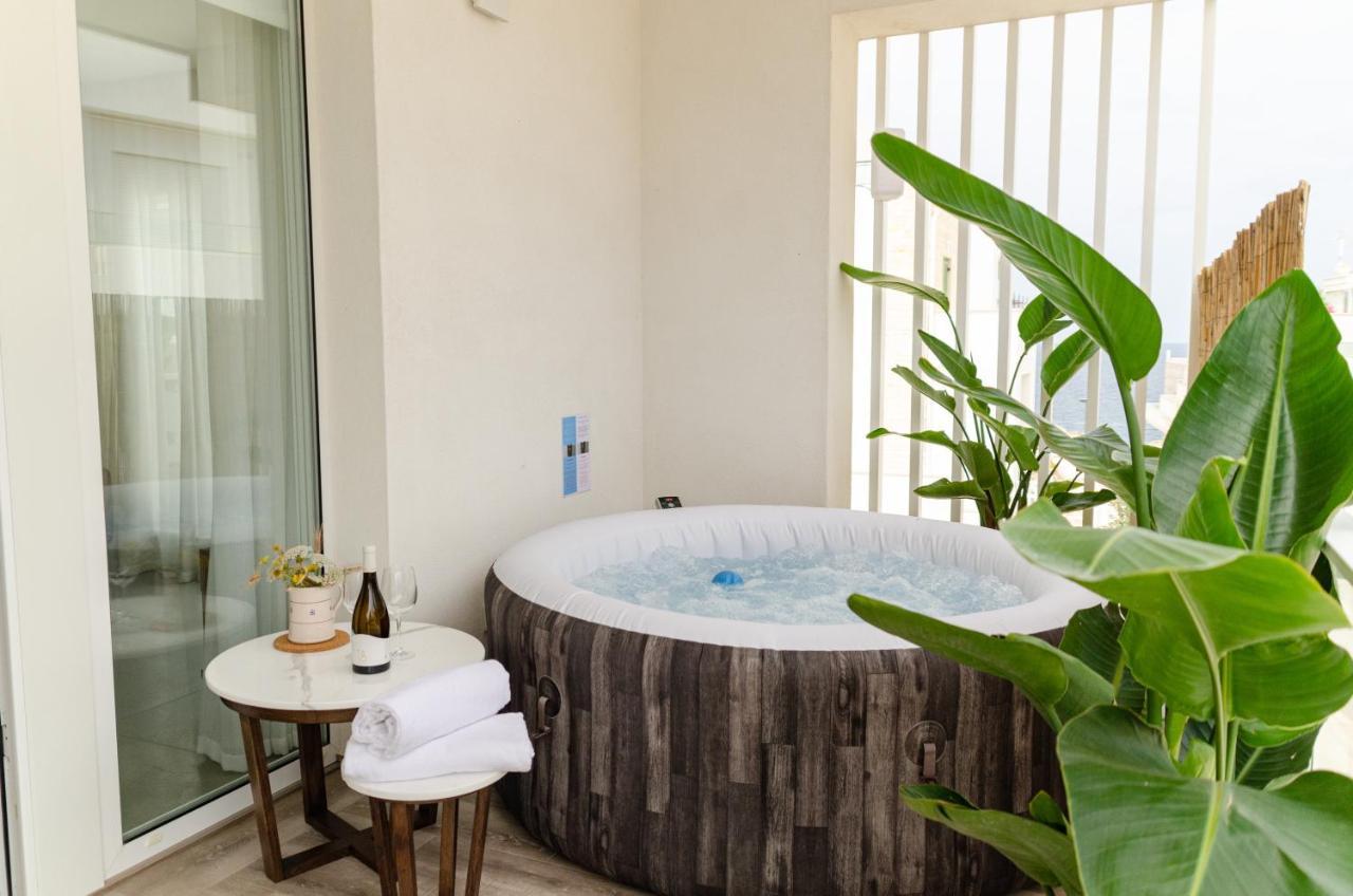 Apulialux Seaview Prestige Apt / Jacuzzi + Parking Apartman Polignano a Mare Kültér fotó